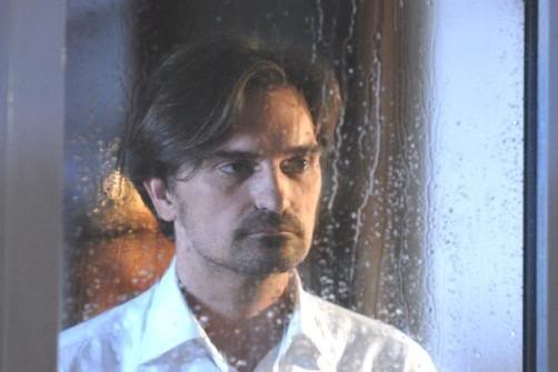 Behind The Glass fotoğrafı