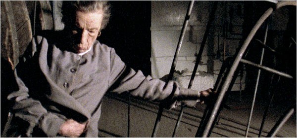 Louise Bourgeois: The Spider, The Mistress And The Tangerine Fotoğrafı
