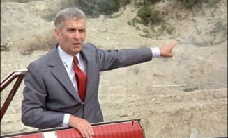 Daldaki Otomobil Fotoğrafı