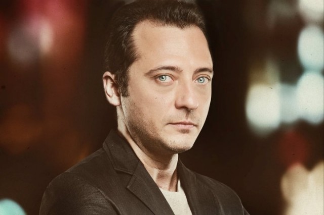 Aşk Tesadüfleri Sever Fotoğrafı