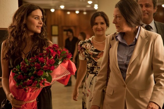 Aşk Tesadüfleri Sever Fotoğrafı