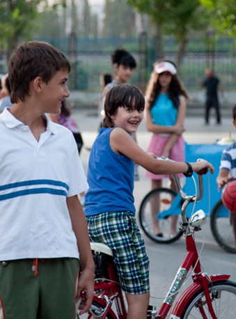 Aşk Tesadüfleri Sever Fotoğrafı