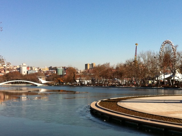 Aşk Tesadüfleri Sever Fotoğrafı