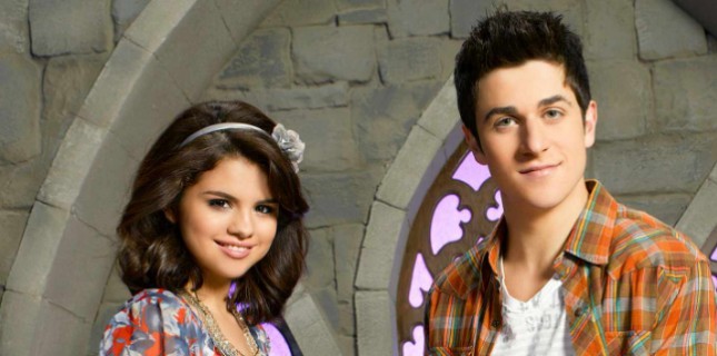 Selena Gomez Duyurdu; “Waverly Büyücüleri” Geri Dönüyor!
