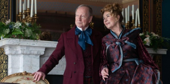 İskoç “Bridgerton” Olma Yolunda Bir Dizi Geliyor!