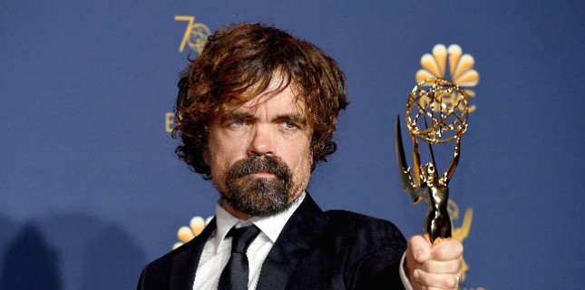 Peter Dinklage “The Ballad of Songbirds and Snakes” Filminin Kadrosunda!