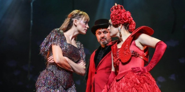 Serenay Sarıkaya’lı “Alice Müzikali”nden Fragman!