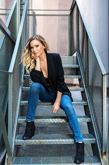 Karen Cliche Fotoğrafı