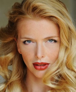 Anna Churina fotoğrafı