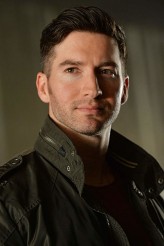 Garrett Hines fotoğrafı