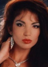 Brinke Stevens fotoğrafı