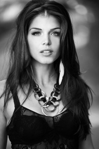 Marie Avgeropoulos Fotoğrafı