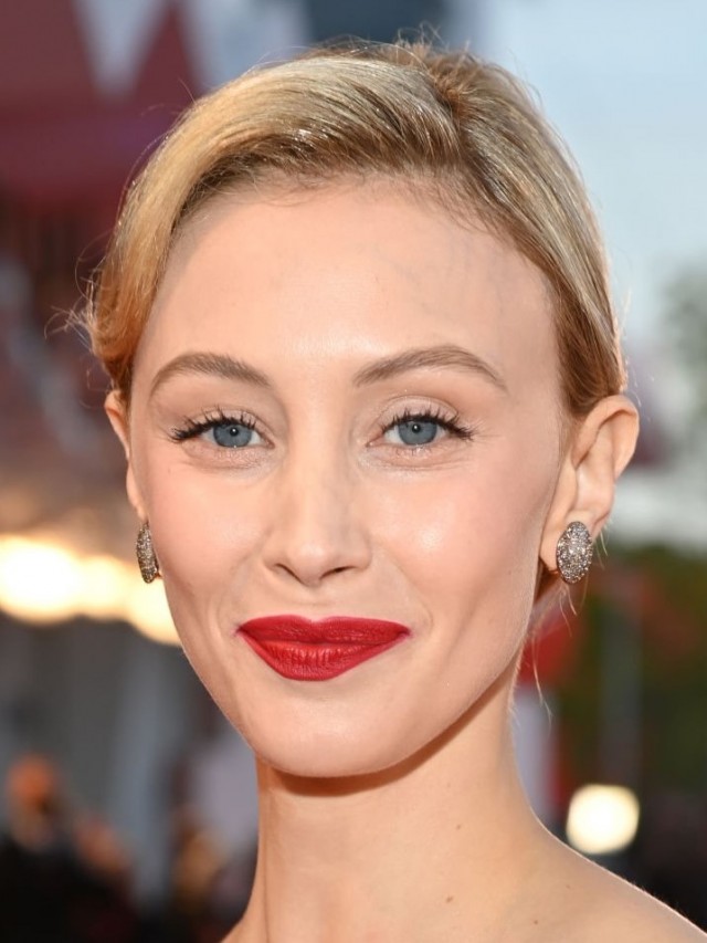 Sarah Gadon Fotoğrafı