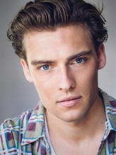 Jarred Blakiston fotoğrafı