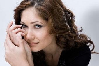 Şebnem Zorlu Fotoğrafı