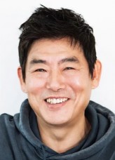 Sung Dong-il fotoğrafı