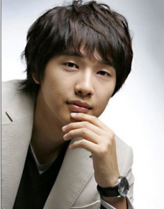 Ji Hyun-woo Fotoğrafı