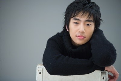 Ahn Yong-joon Fotoğrafı