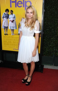 Keeley Hazell Fotoğrafı