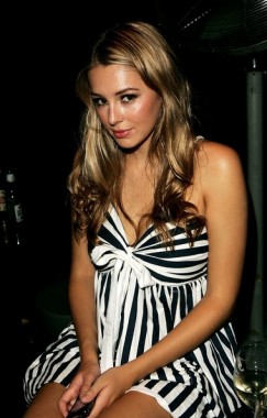 Keeley Hazell Fotoğrafı