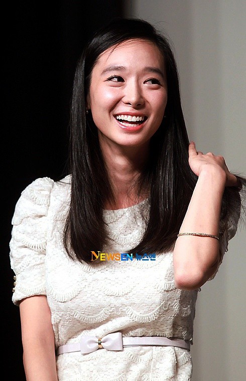 Han Soo-yeon Fotoğrafı