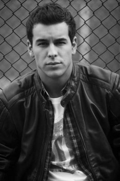 Mario Casas Fotoğrafı