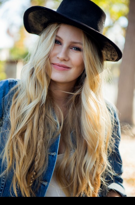 Danika Yarosh Fotoğrafı