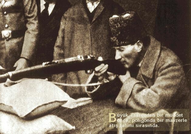 Mustafa Kemal Atatürk Fotoğrafı