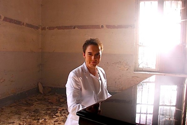 Mustafa Ceceli Fotoğrafı