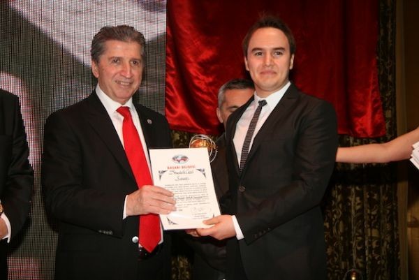 Mustafa Ceceli Fotoğrafı