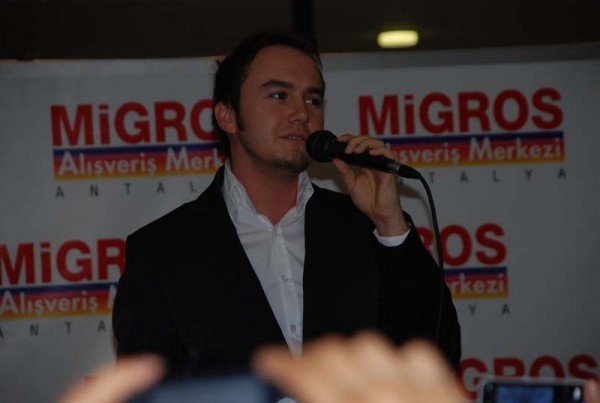 Mustafa Ceceli Fotoğrafı