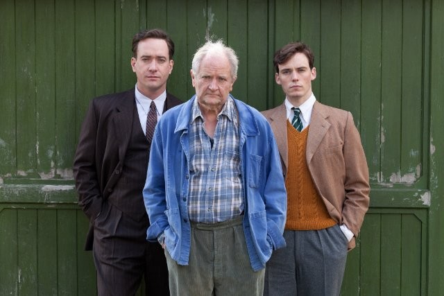 Jim Broadbent Fotoğrafı