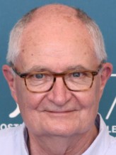 Jim Broadbent fotoğrafı
