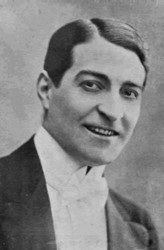 Max Dearly fotoğrafı