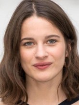 Rebecca Marder fotoğrafı