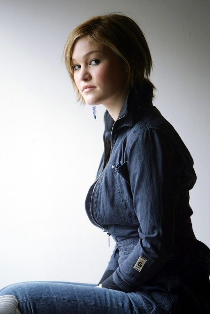 Julia Stiles Fotoğrafı