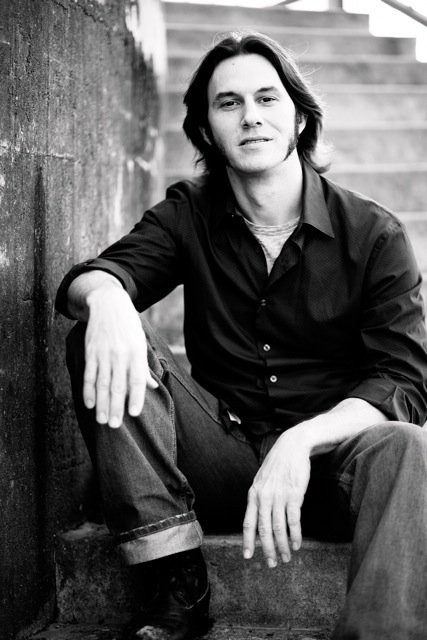 Robert E. Martinez Fotoğrafı