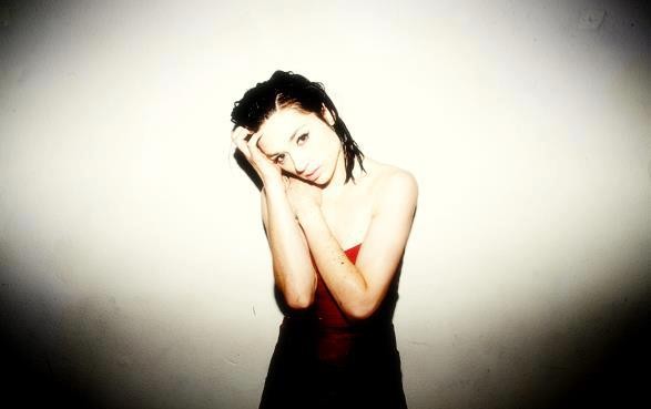 Crystal Reed Fotoğrafı