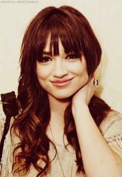 Crystal Reed Fotoğrafı