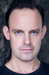 Harry Hadden-Paton fotoğrafı