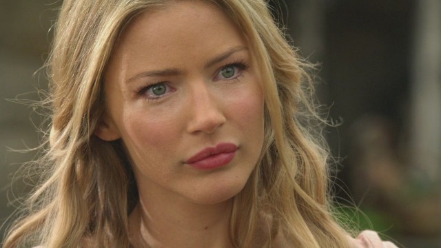 Tabrett Bethell Fotoğrafı