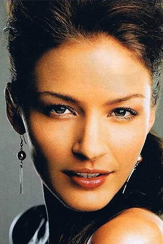 Tabrett Bethell Fotoğrafı