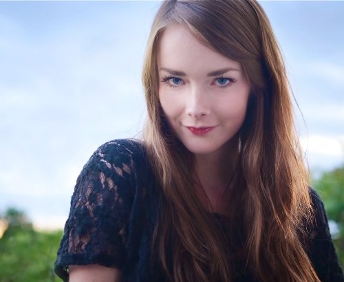 Allie MacDonald fotoğrafı