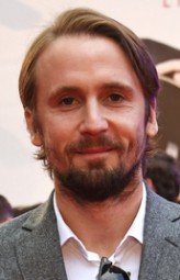 Tom Basden fotoğrafı