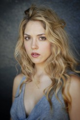 Brooke Nevin fotoğrafı