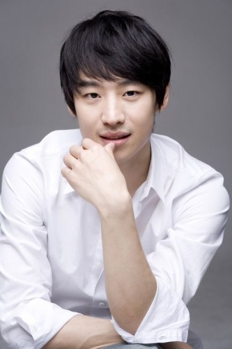 Lee Je-hoon Fotoğrafı