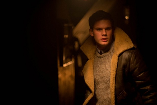 Jeremy Irvine Fotoğrafı