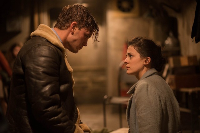 Jeremy Irvine Fotoğrafı