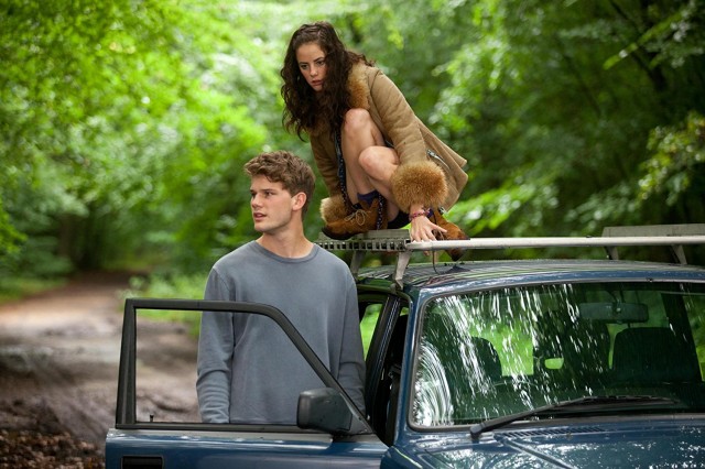 Jeremy Irvine Fotoğrafı