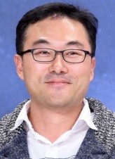 Kim Young-Jo fotoğrafı